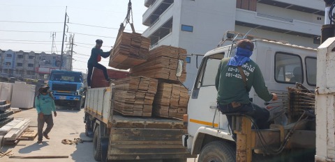 นทีทองค้าไม้